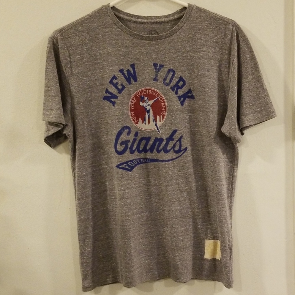 🎉 Authentic New York Giants tshirt in Medium